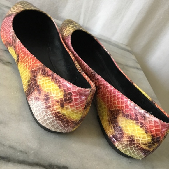 STeVe mAdDeN FLaTS π - Picture 3 of 11
